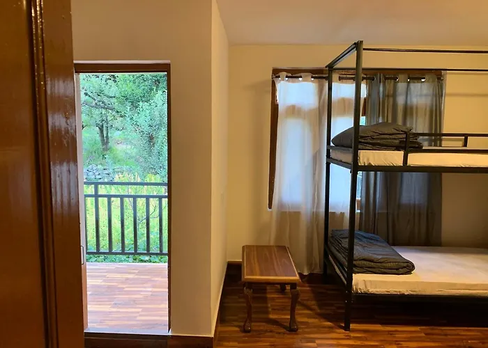 Roamate Hostel, Old Manali